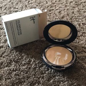 ❗️LIGHT❗️NEW IT Cosmetics celebration foundation